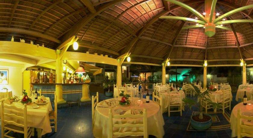 Le Nautile Beachfront Saint-Gilles-les Bains Restoran gambar